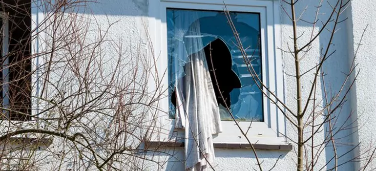 Storm Window Installation Contractors in Vancouver, British Columbia