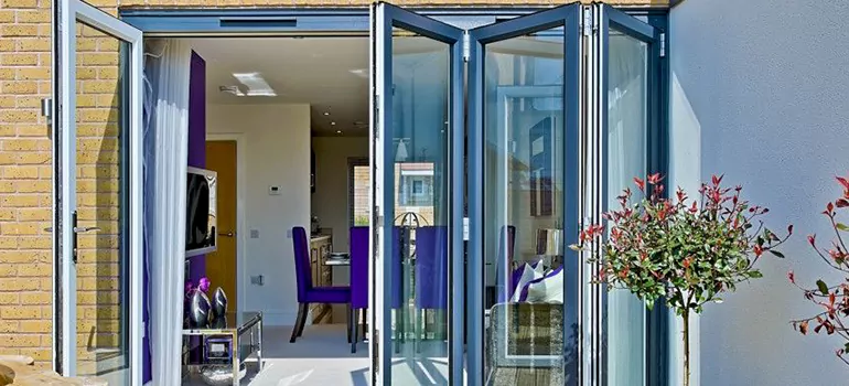 Commercial Door Glass Repair in Vancouver, BC